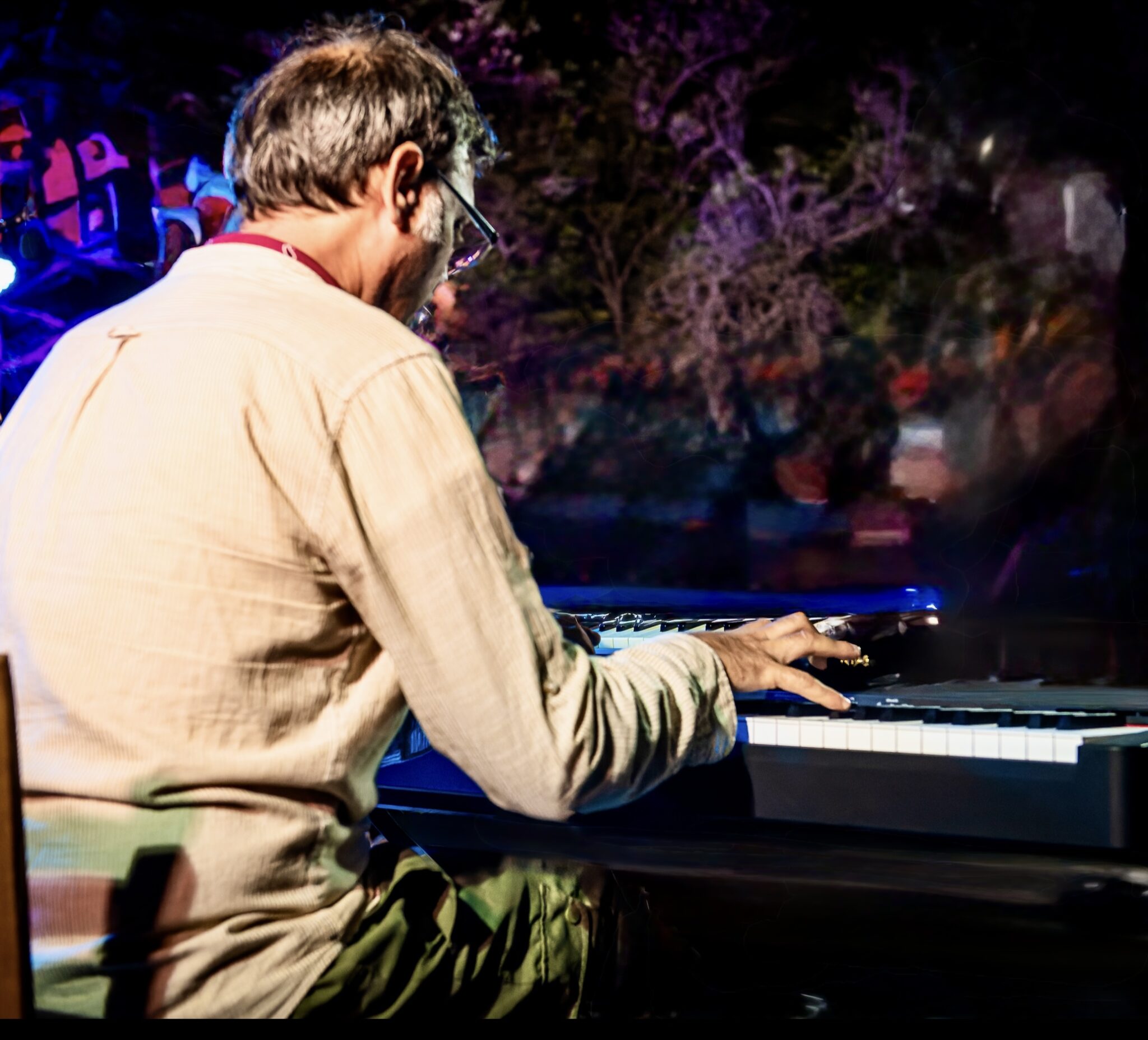 Maurizio Pulina durante l’esecuzione al festival Ittiritmi